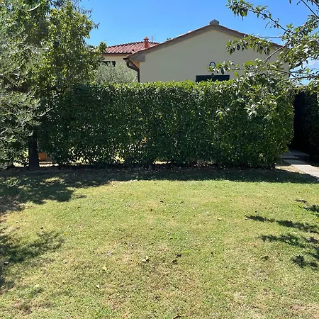 House La Rosa Apartman *